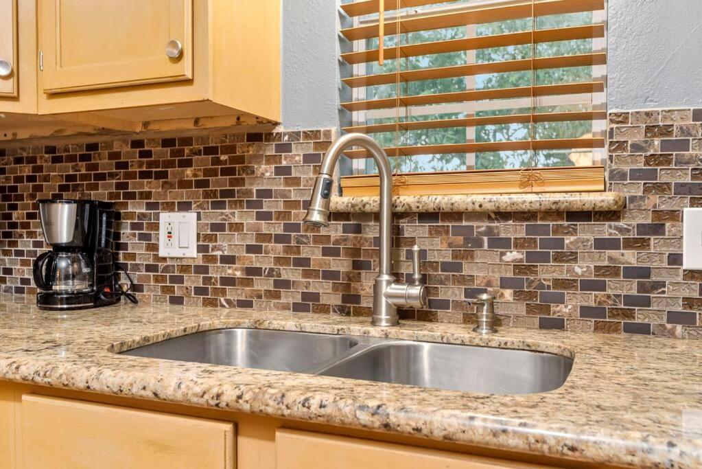 Sunnyside Retreat Apartment Bacliff Luaran gambar